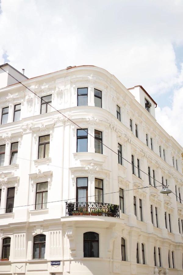 Heymi Apartments Zentagasse Vienna Luaran gambar